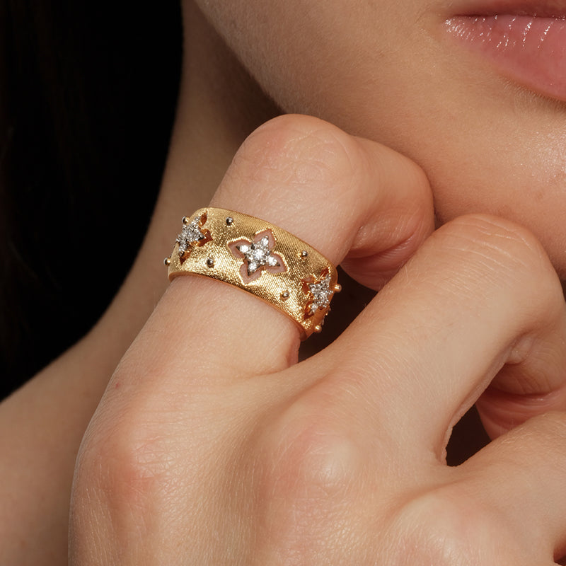 Vintage Italian Openwork Four-Leaf Clover Ring—Baroque Court Style Set with Sparkling Crystal