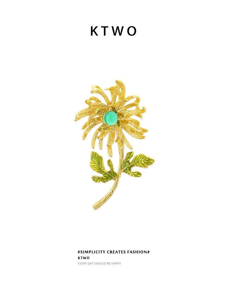 Daisy Brooch – Gold - Plated Elegant Floral Accessory - Inkduo